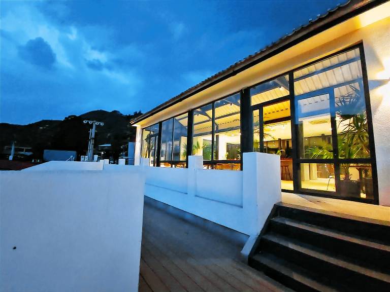 House with hot tub, garden & barbecue — photo 4