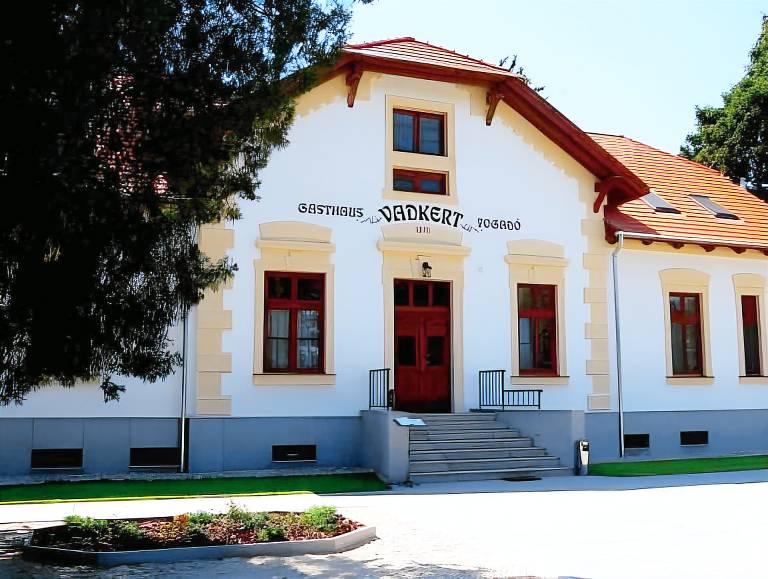 Vadkert Major in Sarvar