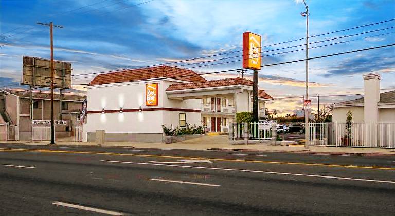 Red Roof Inn Carson - Wilmington, CA — photo 2