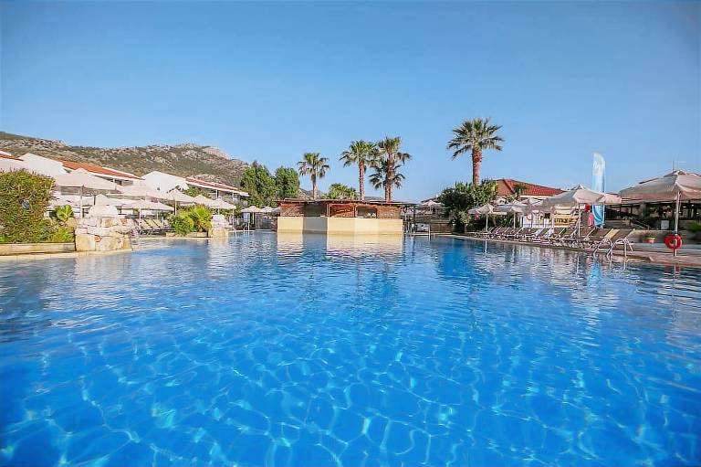 Golden Coast Hotel & Bungalows All Inclusive
