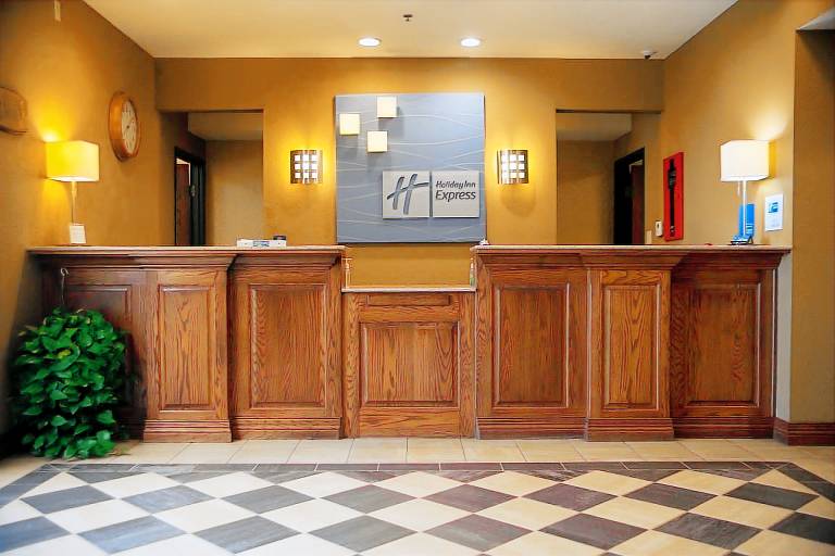 Holiday Inn Express Hotels & Suites Mountain Home By IHG — photo 3