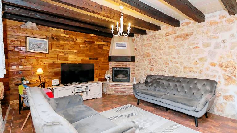 Villa with yard, private pool & terrace — photo 4