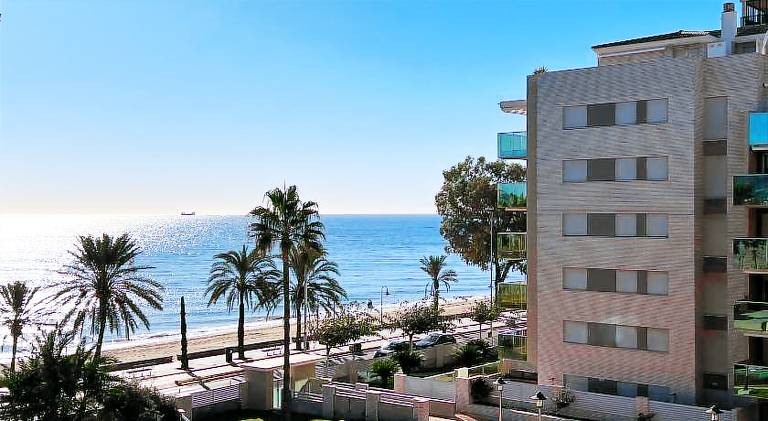 Rental apartment with patio & private pool in Benicassim