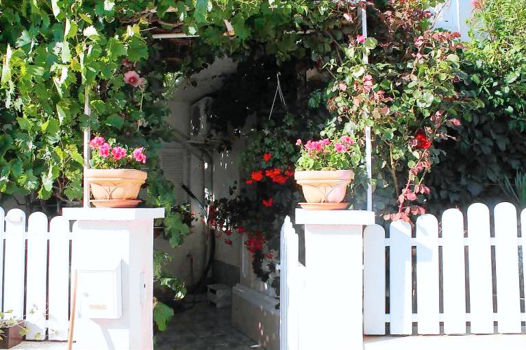Holiday apartment with yard & barbeque — photo 5
