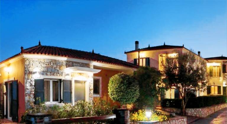 Villa with terrace, jacuzzi & yard | Next to the beach | Pets allowed — photo 3