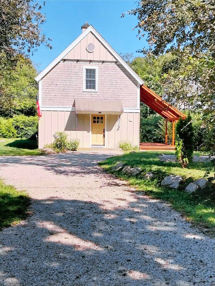 House Tiverton