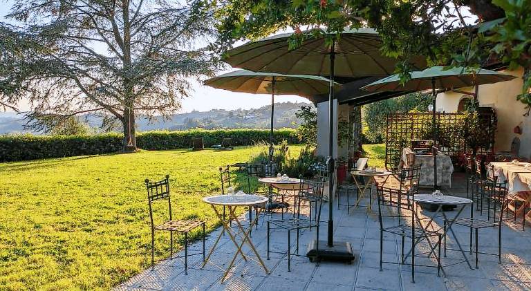 Farm with pool, garden & terrace — photo 4
