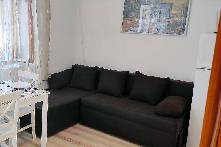 Apartment with patio — photo 2