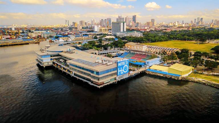 Hotel H2O in Manila