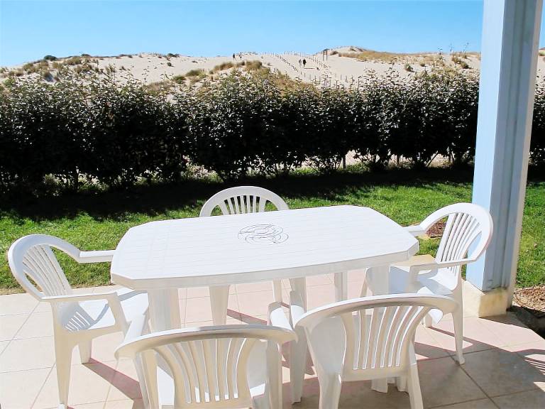 Wonderful vacation home with yard, terrace & pool | Close to the beach | Pets allowed — photo 3
