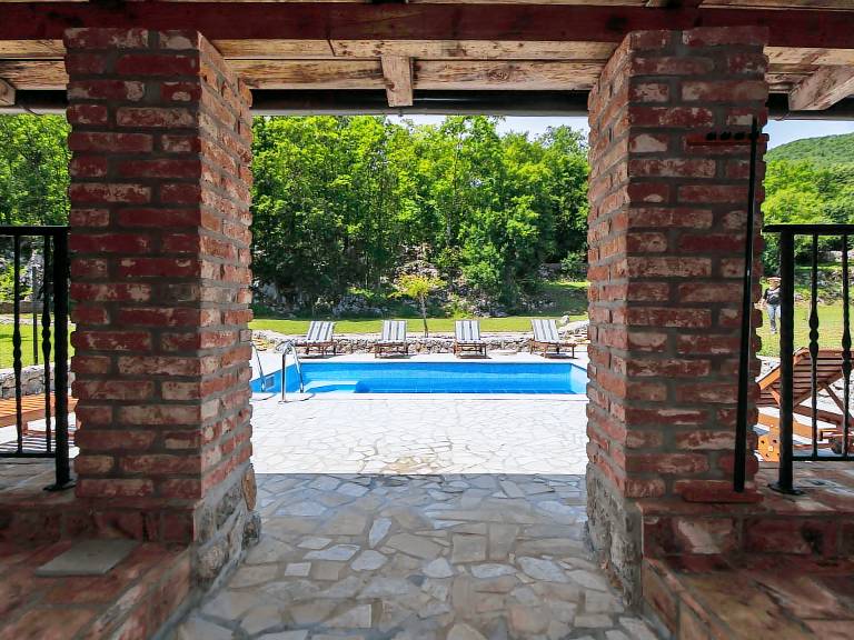 Vacation home with terrace, private pool & grill | Dogs allowed — photo 4