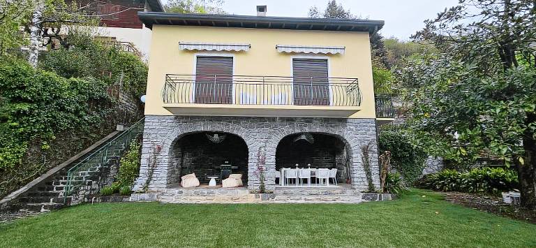 Villa  Esino Lario