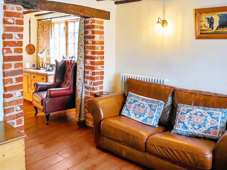 Family-friendly wonderful cottage with yard & grill | River view | Dogs allowed — photo 5