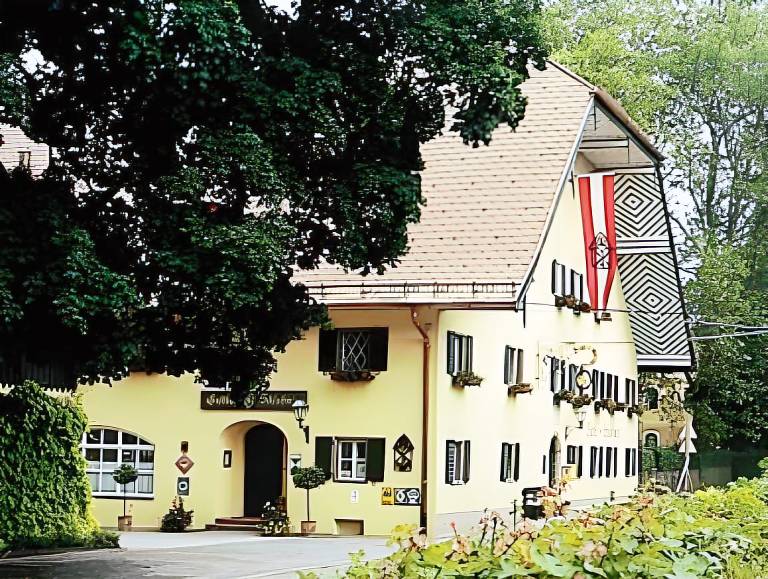 Der Schlosswirt zu Anif - Biedermeierhotel und Restaurant in Anif