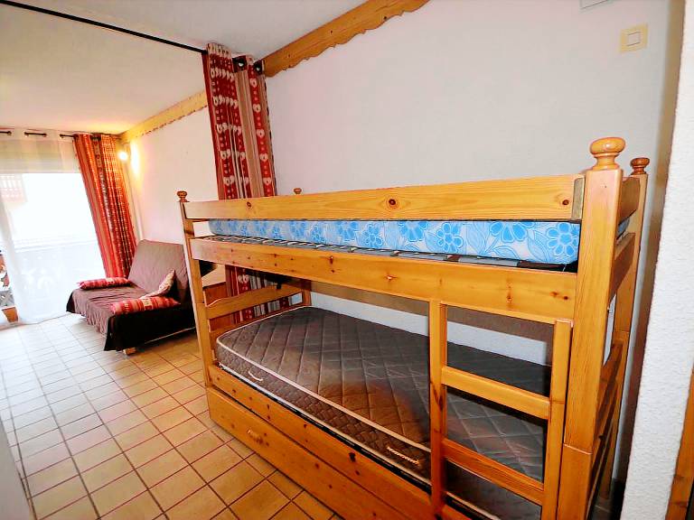 Charming Studio Near Village Center, 150m from Slopes, Balcony, Pet-Friendly — photo 5
