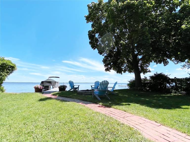 House  Houghton Lake