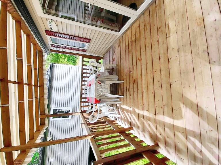 Mobile home with pool — photo 3