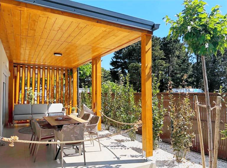 Apartment with yard, patio & BBQ — photo 4