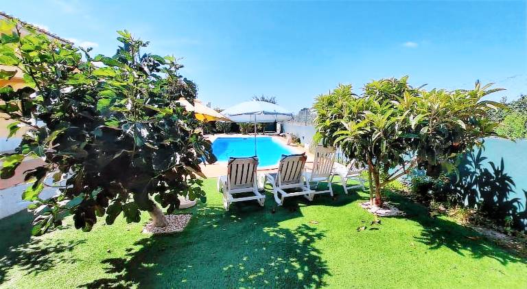 House with BBQ, patio & private pool in Setubal