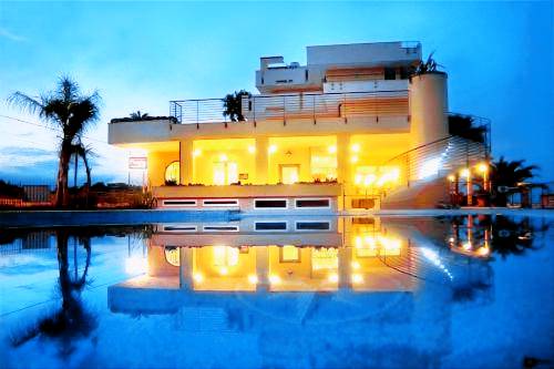 Serviced apartment with sauna, pool & yard — photo 4