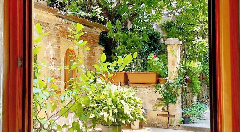 Holiday apartment with yard | Next to Juliet — photo 4