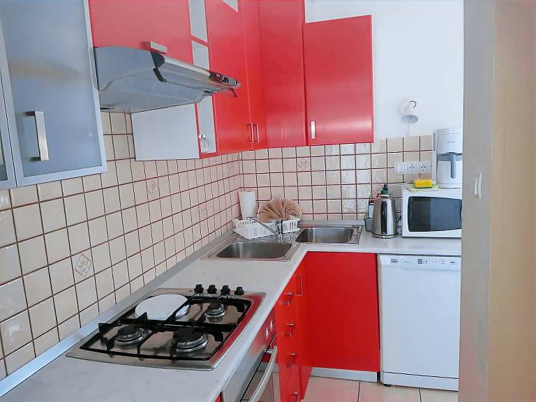 Fully equipped lovely apartment with yard, patio & grill | Sea view | Pet-friendly — photo 5