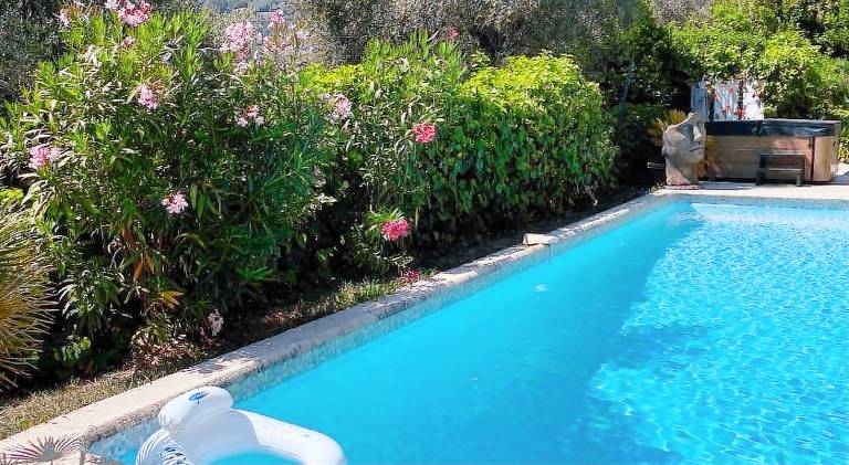 Bastide Aina SPA et piscine in Mouans-Sartoux