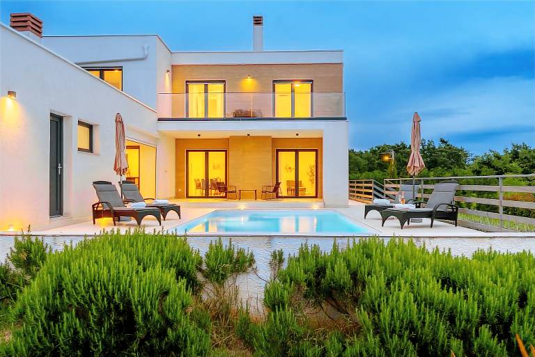 Vila Smoljanci