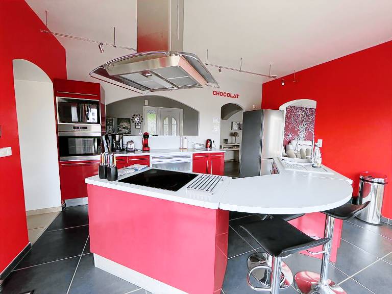 Villa with private pool, BBQ & garden — photo 4