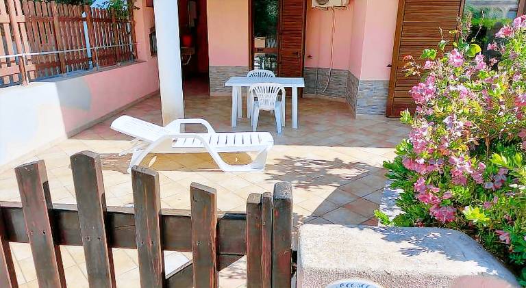 House with 3 rooms for 6 persons in Valledoria