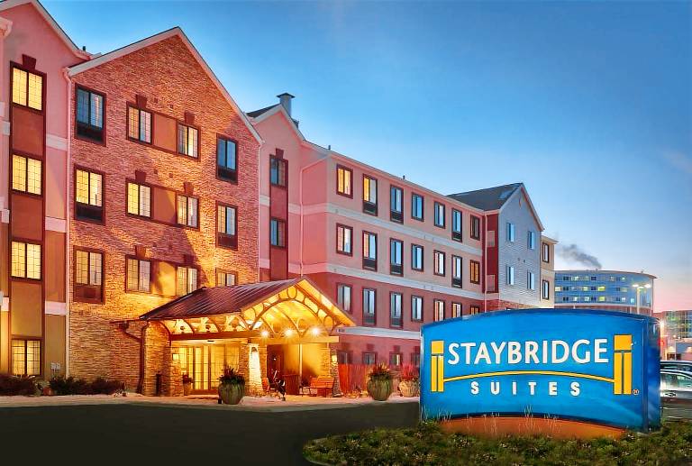 Staybridge Suites Omaha 80th and Dodge By IHG — photo 2