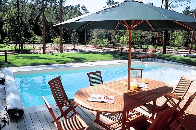 Villa with barbeque & pool | Golf view — photo 2