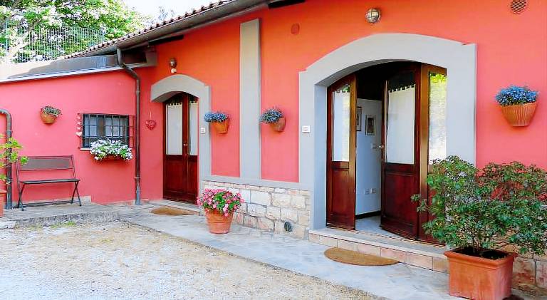 Holiday apartment with 1 room for 5 persons in Assisi