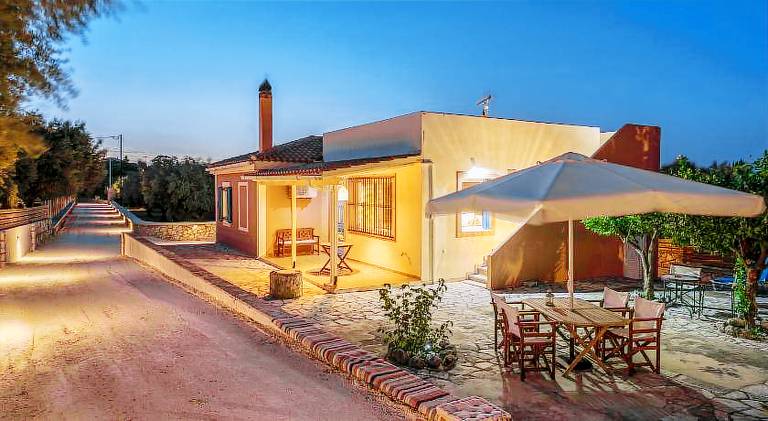 Casa Regina - 5min to Beach - Peaceful Retreat in Zakynthos