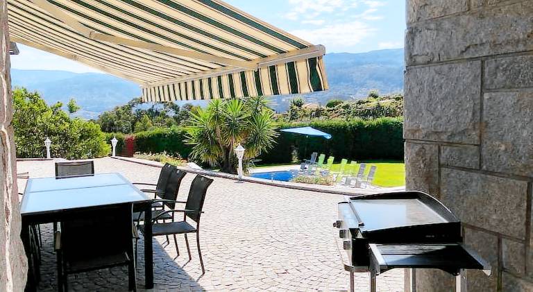 Vacation home with terrace, BBQ & private pool — photo 4
