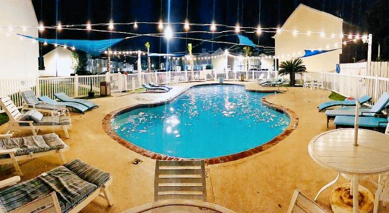 Vacation home with pool | Beach nearby | Pets allowed — photo 4