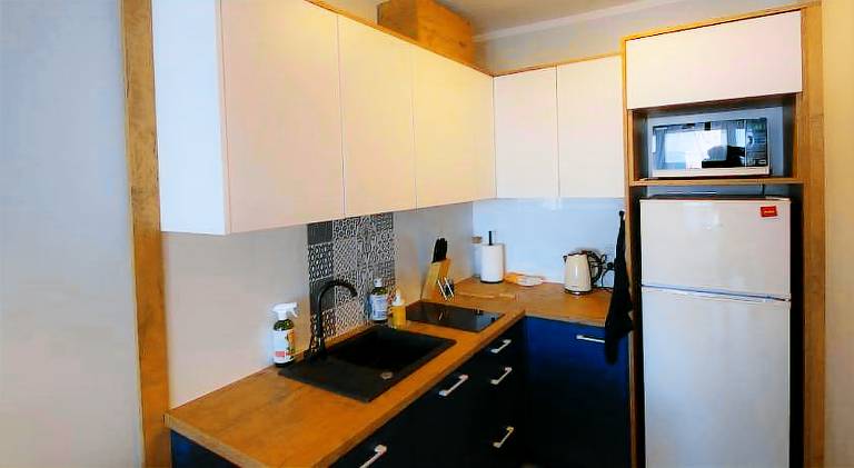 Holiday apartment with terrace & yard — photo 3