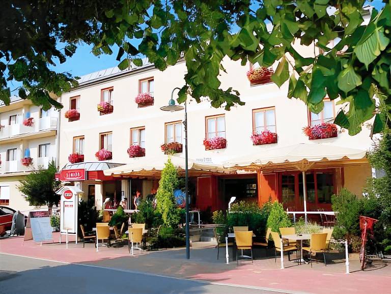Simon - Hotel & Cafe in Bad Tatzmannsdorf