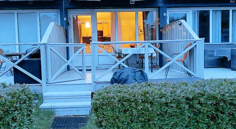 House with pool — photo 5
