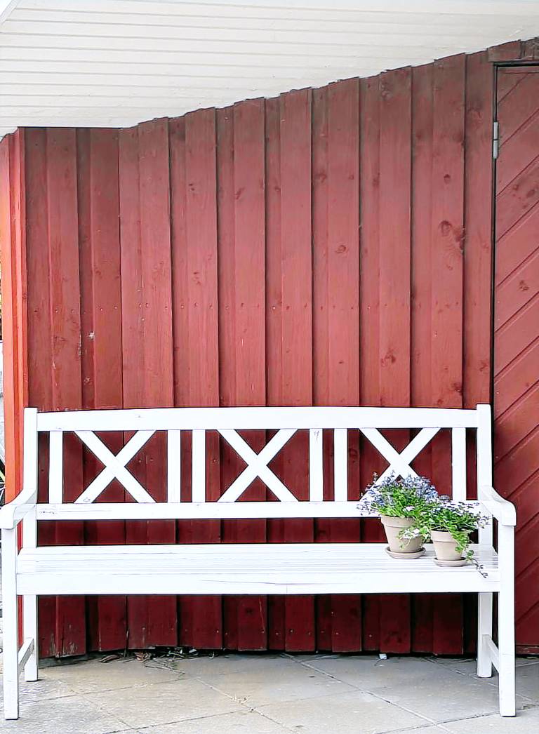 Cozy cottage with a wilderness hot tub — photo 4
