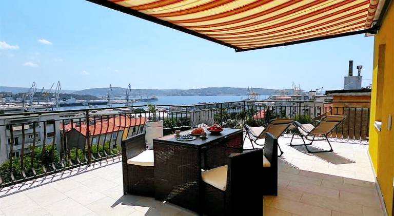Apartment with patio | Dogs allowed in Trieste