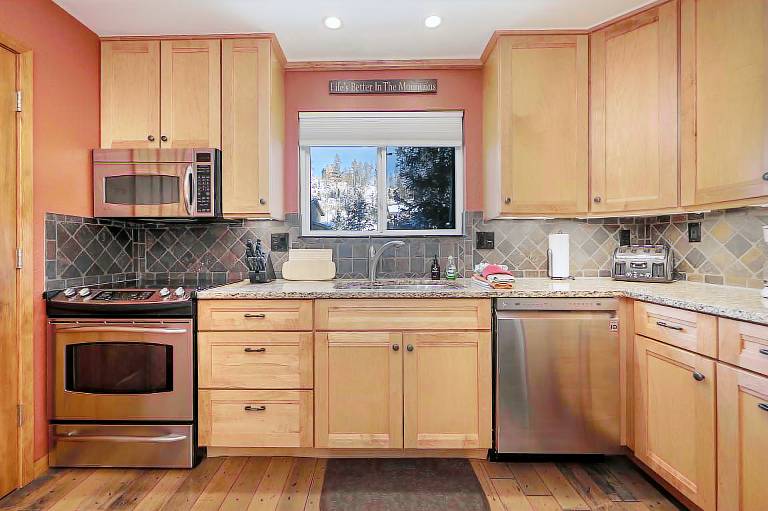 Condo with pool & jacuzzi | Mountain view — photo 3