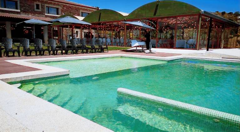 Vacation home with pool, garden & grill — photo 4