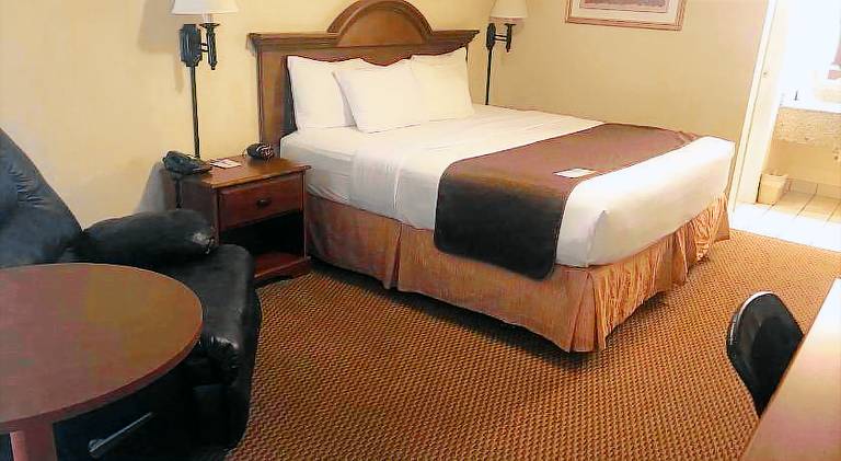 Days Inn by Wyndham Abilene — photo 2