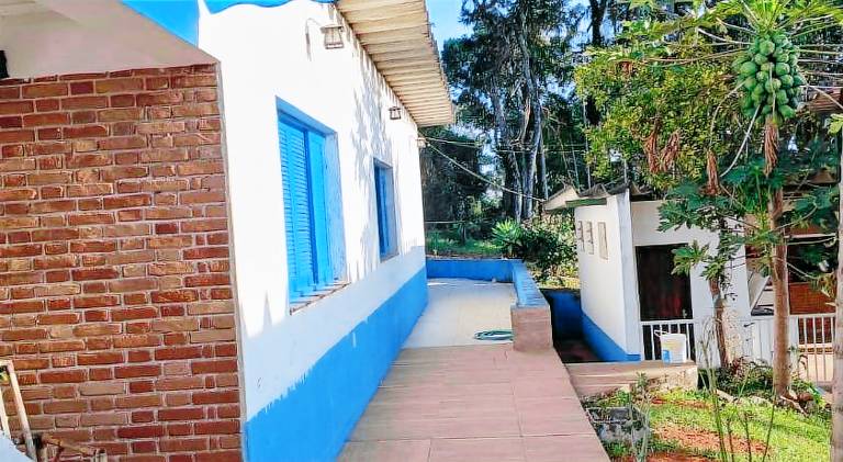 House with pool — photo 3