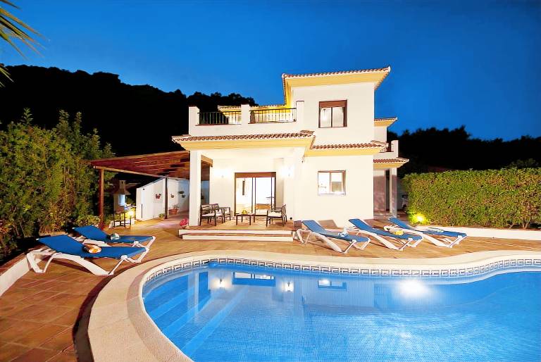 Ferienhaus mit Hund inComares, Spanien  f&uuml;r max. 8 Personen