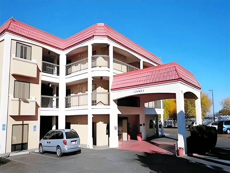 Quality Inn & Suites Sunport Airport Albuquerque in Albuquerque, NM