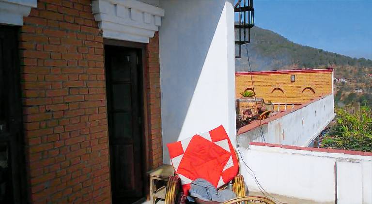 Serviced apartment with terrace & yard — photo 5