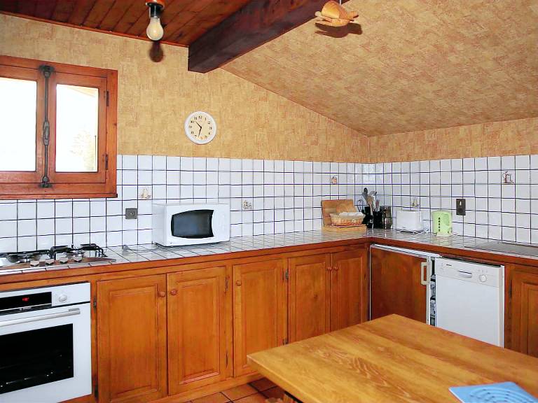 Charming Villa in Samoëns with Wifi and 2 Bedrooms — photo 2