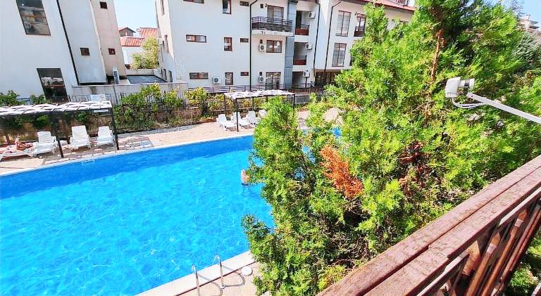 Rental apartment with pool — photo 2